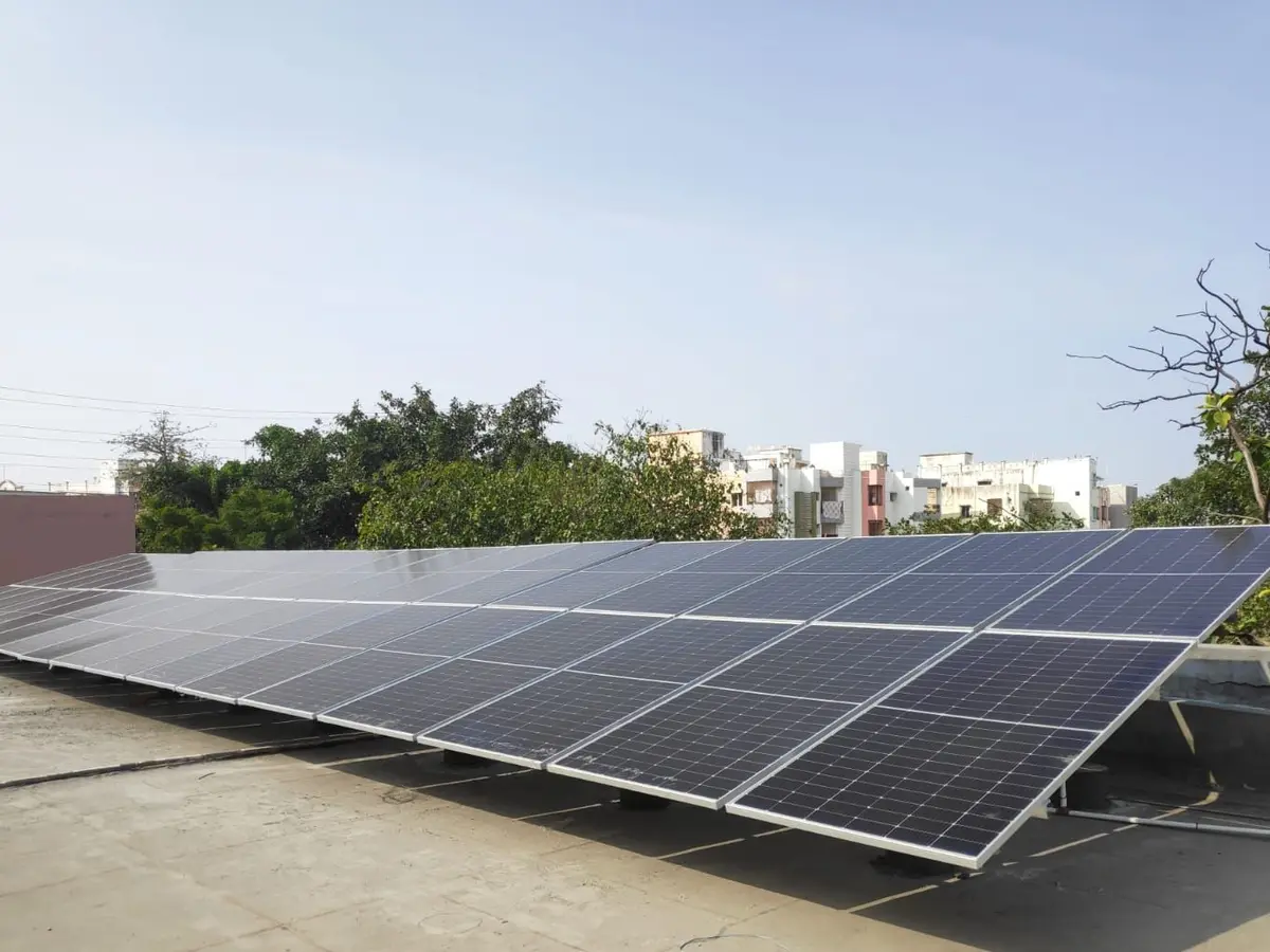 Flat-roof residential system